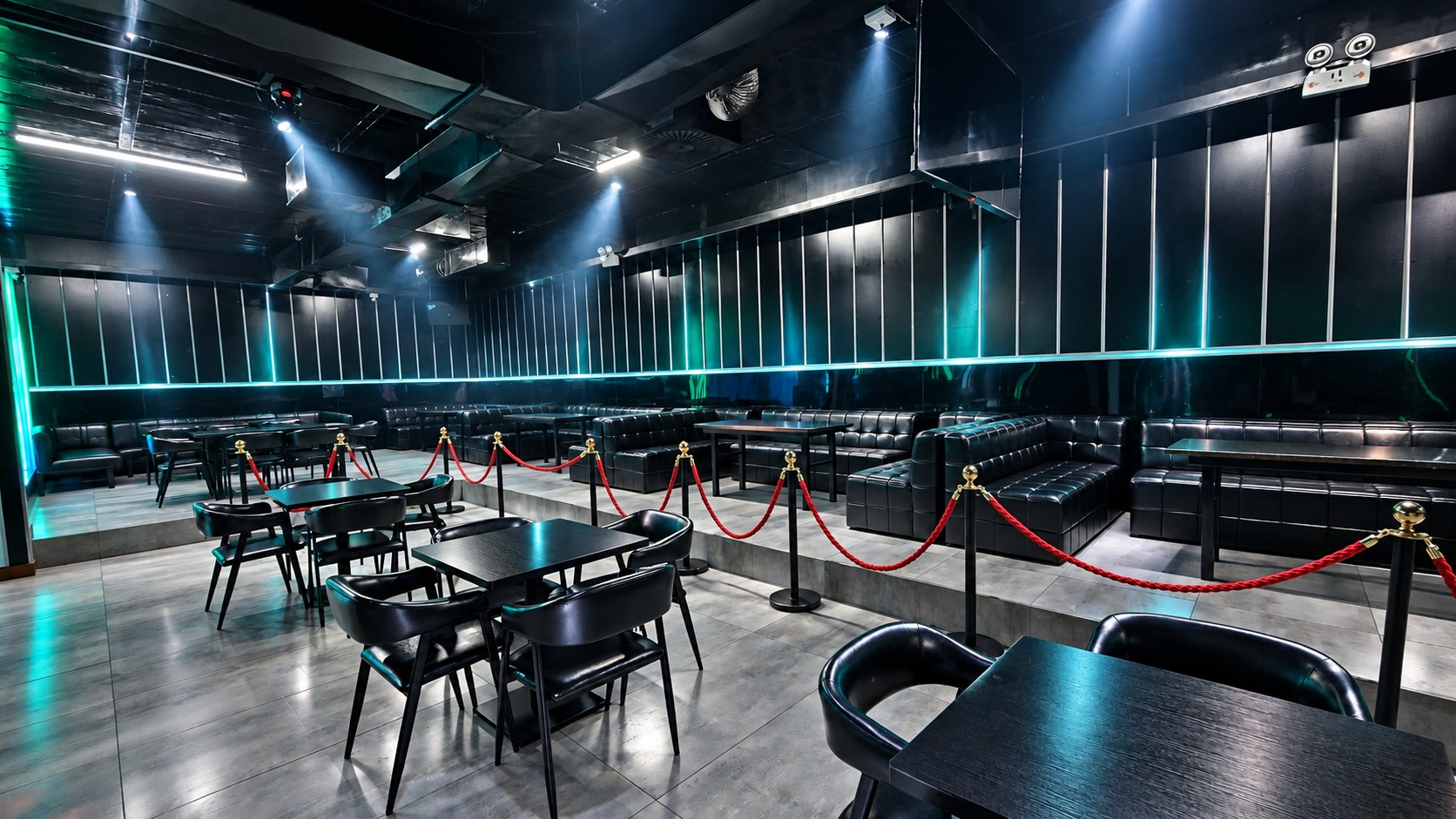 Editorial preview of the Silverluck lounge